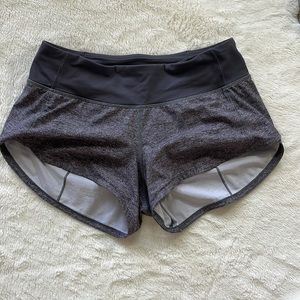lululemon speed up shorts mid rise 2.5 inseam (size 2)